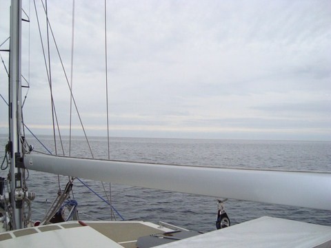 ​- 10 hours sailing day